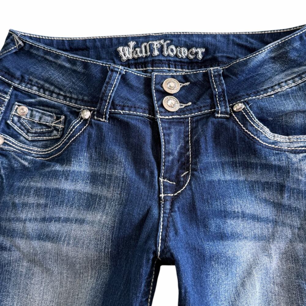 Vintage WallFlower Embellished Low Rise Capris - Picture 4 of 8